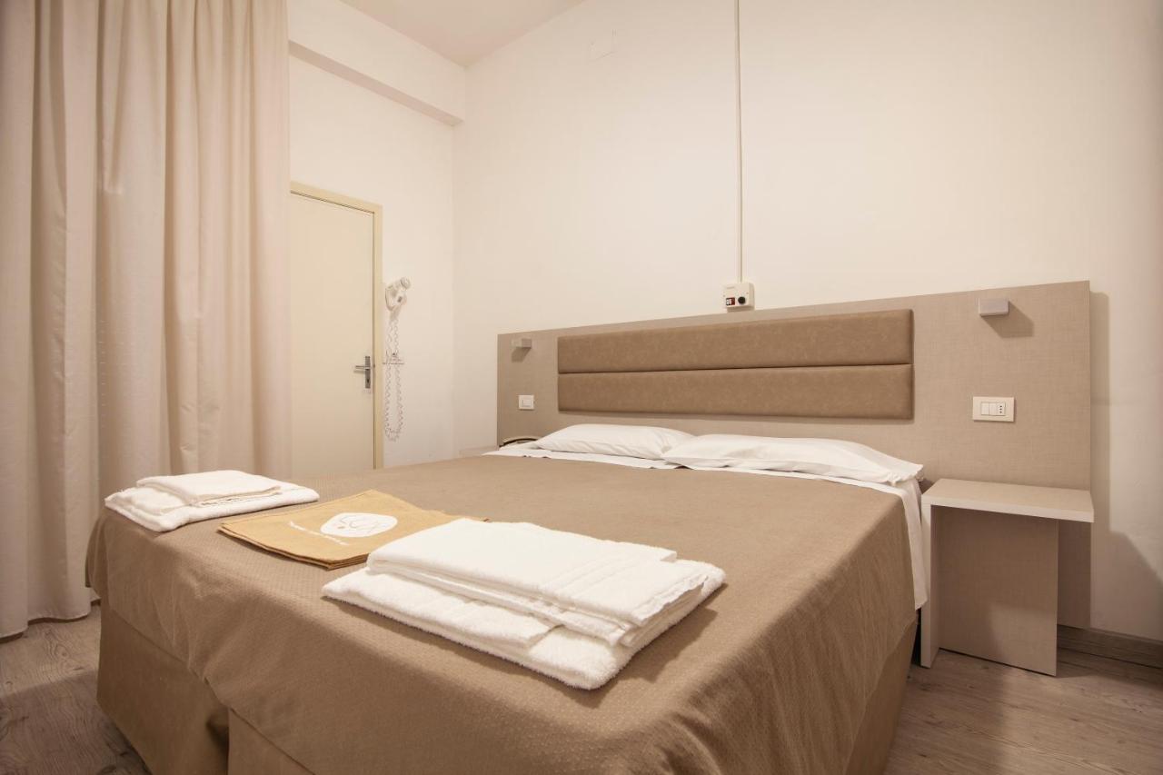 Hotel Lux Gabicce Mare Esterno foto