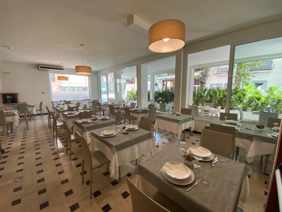 Hotel Lux Gabicce Mare Esterno foto