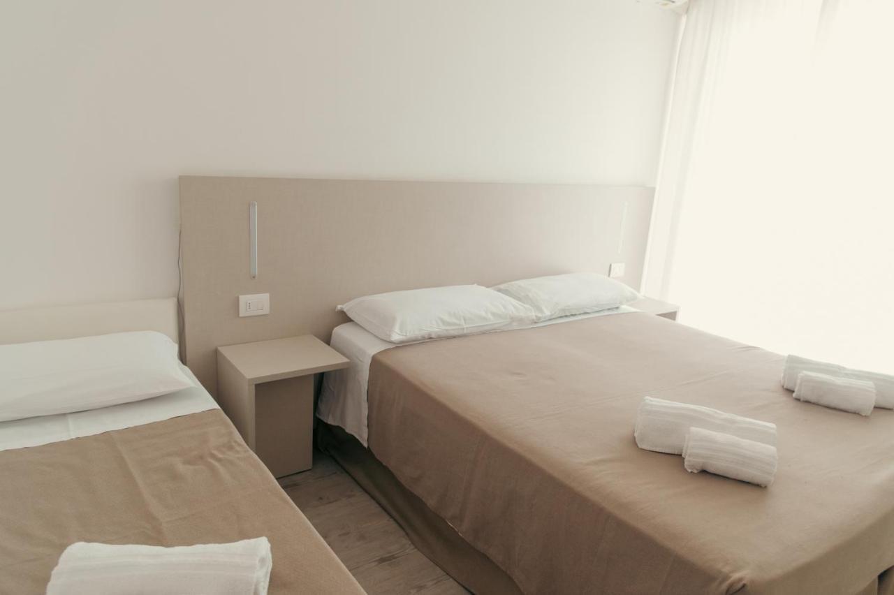 Hotel Lux Gabicce Mare Esterno foto