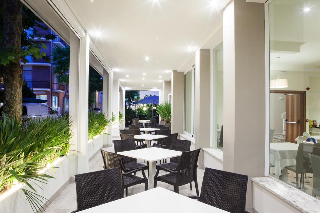 Hotel Lux Gabicce Mare Esterno foto