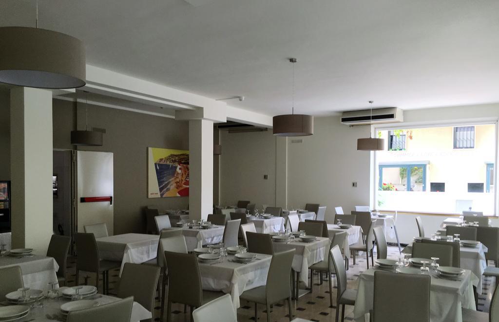 Hotel Lux Gabicce Mare Esterno foto